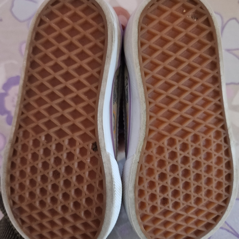 Shoes - Picture 4 of 4